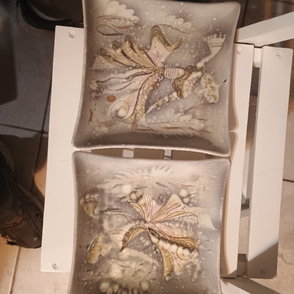 Decorative Square Plates with Artistic Design